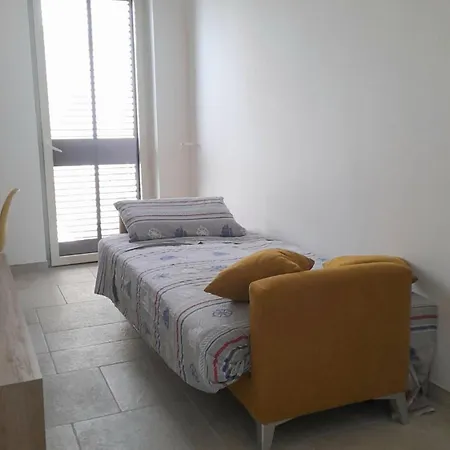 A Stone's Throw From The Sea Apartment *